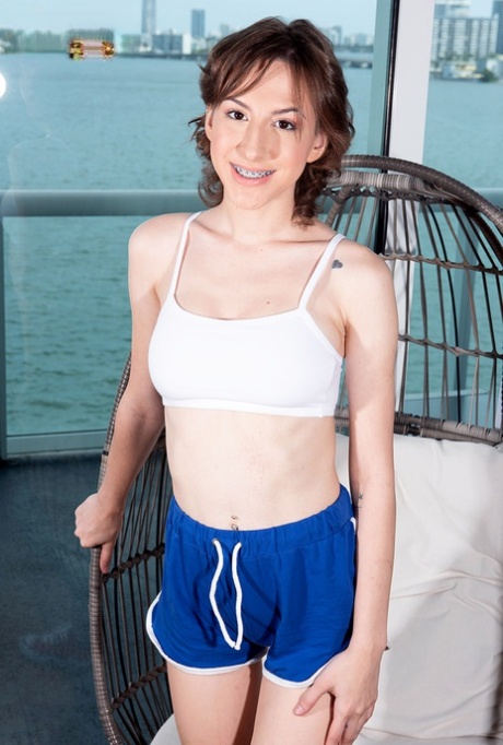 Barely legal girl Tristan Summers uncovers her big tits for the first time 93358932